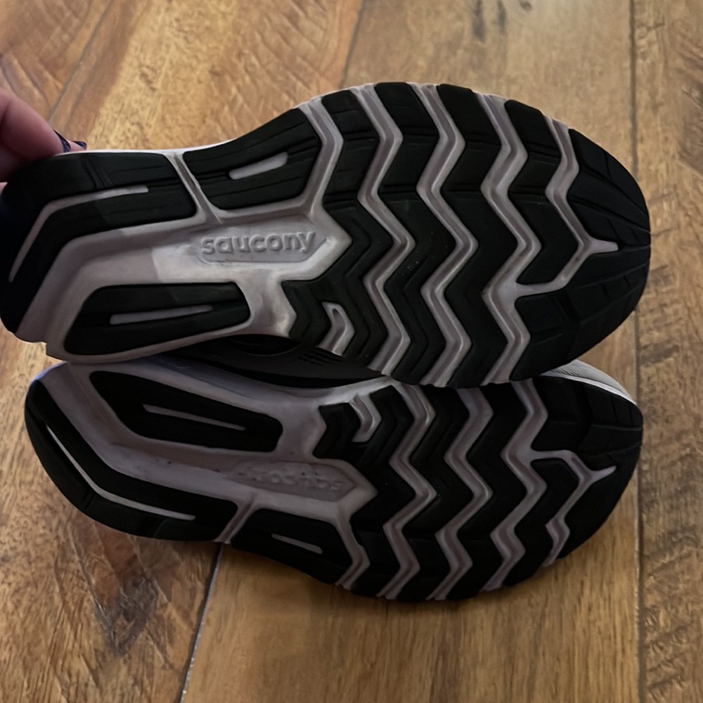 Saucony 8.5 Ride Running Shoes - Picture 9 of 13
